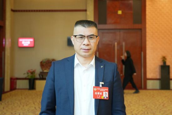 图为重庆市政协委员、YABO鸭脖校长李敬。马佳欣 摄